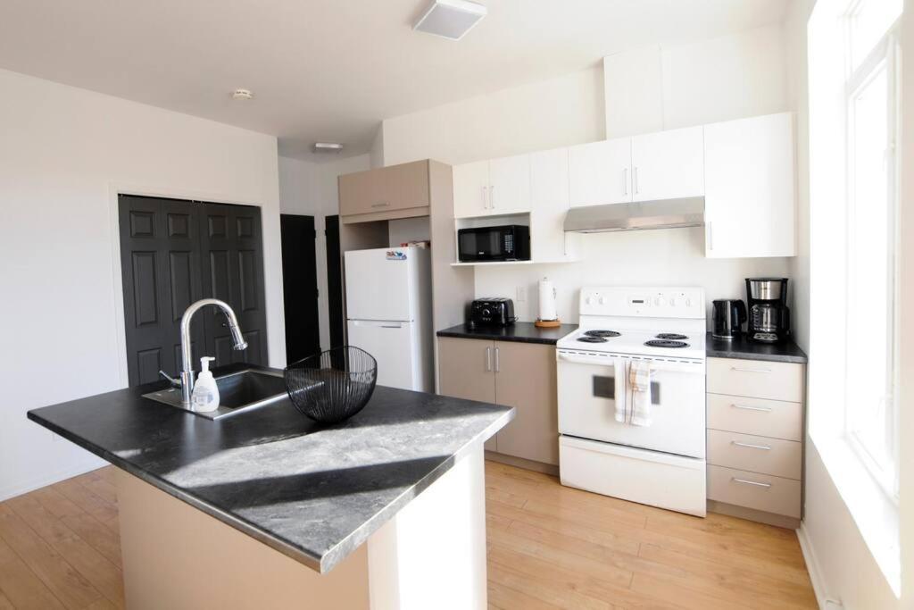 Appartement Le 1808 - Spacieux Avec Balcon - Nord De Quebec Extérieur photo