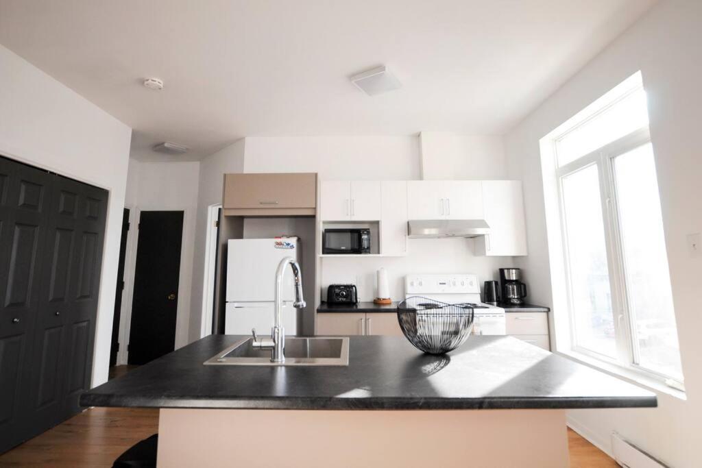 Appartement Le 1808 - Spacieux Avec Balcon - Nord De Quebec Extérieur photo