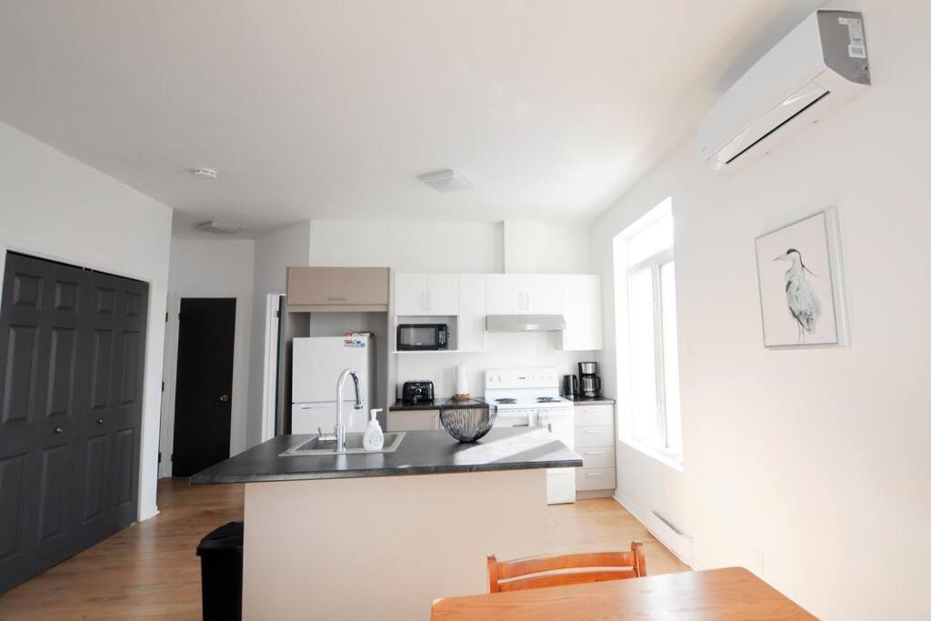 Appartement Le 1808 - Spacieux Avec Balcon - Nord De Quebec Extérieur photo